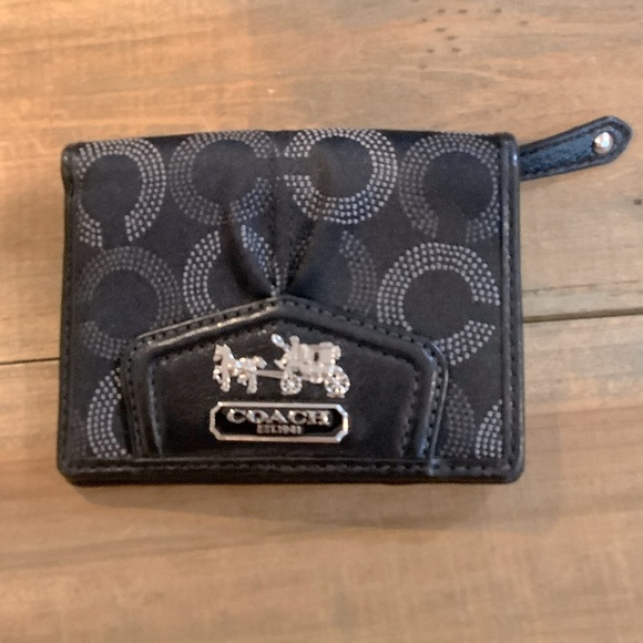NWOT COACH wallet - Picture 1 of 6